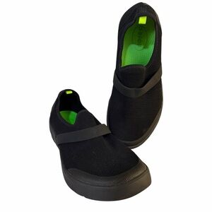 Oofos OOmg low shoe slip on size 9.5 EUC